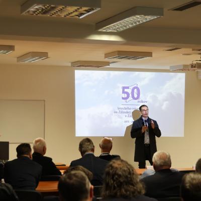 587772740 1471036571696147 2500685828938160900 N