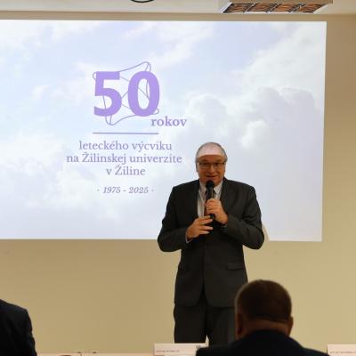 588214332 1471029711696833 2669151143217796178 N